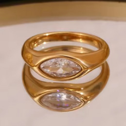 Zirkonia Ring aus Edelstahl
