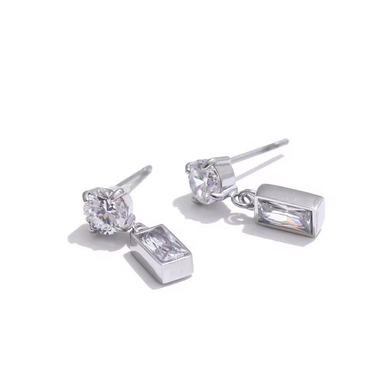 Elegante vergoldete Edelstahlohrringe mit funkelnden Zirkonia