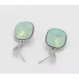 Ohrstecker mit grünem Kristall
