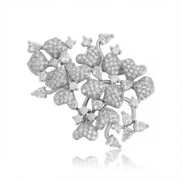 Brosche in Blüten-Optik