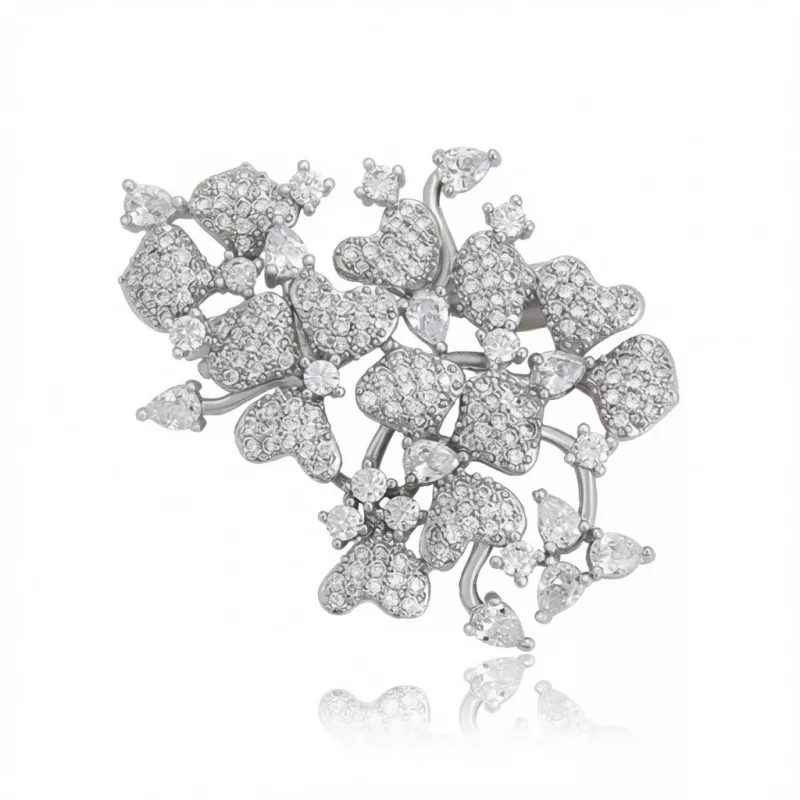 Brosche in Blüten-Optik